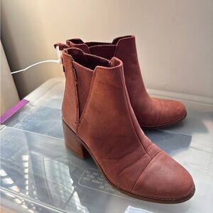 TOM’S Ankle Boots in Rust/Maroon